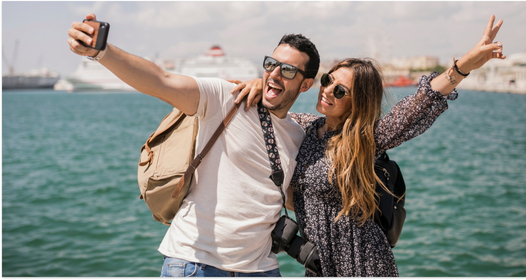 Ilustração de clientes satisfeitos com o seguro viagem da Sua Viagem Brasil